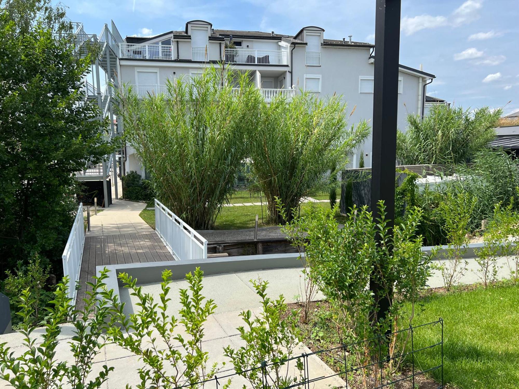 25H Spa-Residenz Best Sleep Privat Garden & Pools 滨湖新锡德尔 外观 照片